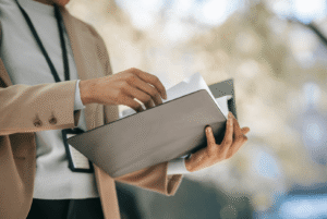 Como evitar fraudes, escolher a administradora certa e garantir transparência na gestão do seu condomínio